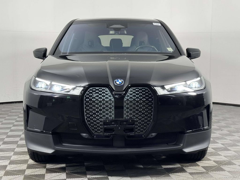 Used 2023 BMW iX xDrive50 AWD/4WD image 6