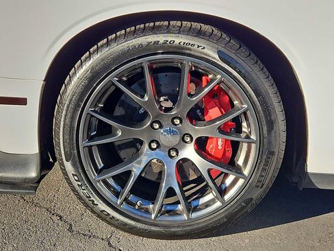 Used 2016 Dodge Challenger SRT w/ Technology Group image 12