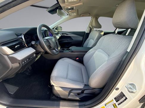 Used 2025 Toyota Camry LE FWD image 30