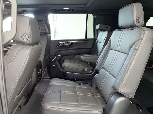 New 2026 Chevrolet Suburban High Country image 24