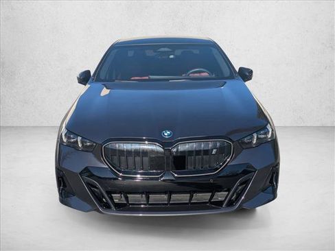 Certified 2025 BMW i5 eDrive40i w/ M Sport Package image 2