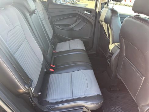 Used 2017 Ford Escape SE w/ Equipment Group 201A image 31