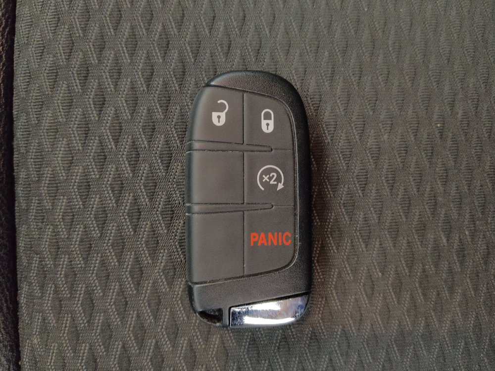 Used 2022 Jeep Compass Latitude FWD image 32