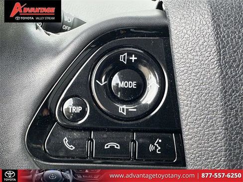Certified 2022 Toyota Prius XLE image 25
