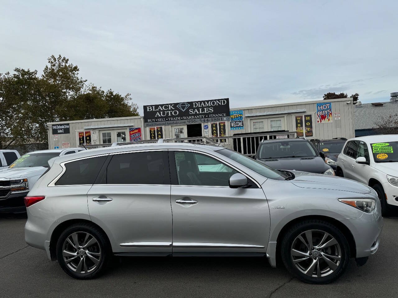 Used 2015 INFINITI QX60 AWD Hybrid w/ HEV Deluxe Touring Package image 7