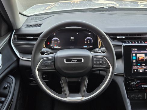 Used 2023 Jeep Grand Cherokee L Laredo w/ Luxury Tech Group I AWD/4WD image 26