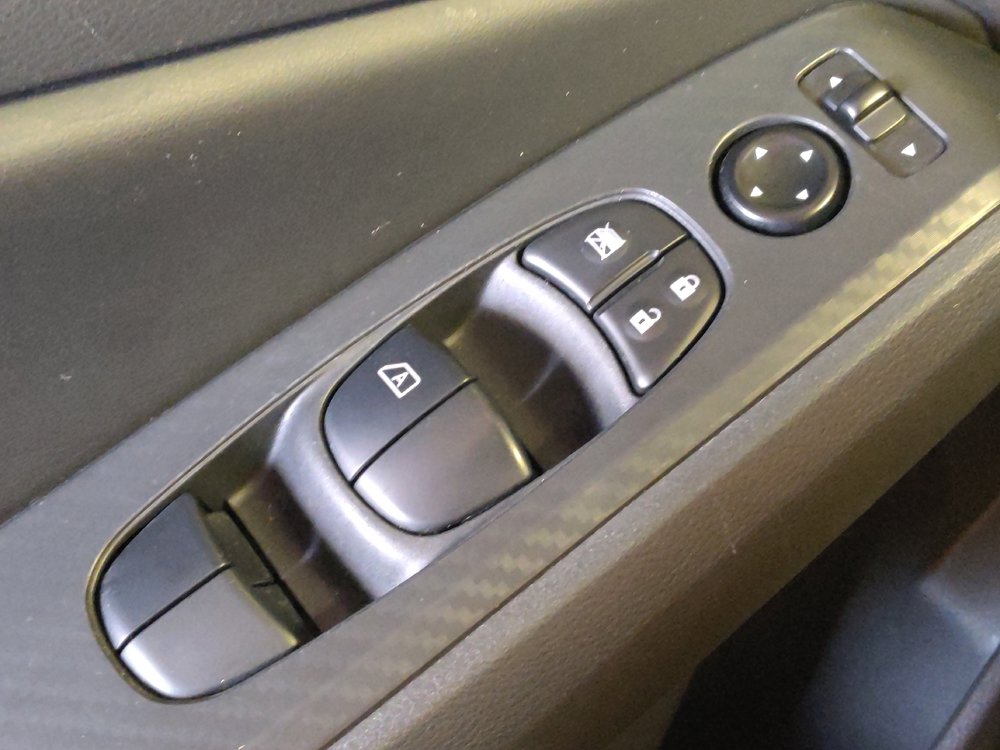 Used 2025 Nissan Altima 2.5 SV AWD/4WD image 27