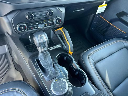 Used 2024 Ford Bronco Badlands image 72