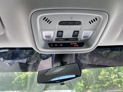 Used 2020 Chevrolet Traverse Premier w/ Redline Edition FWD image 32
