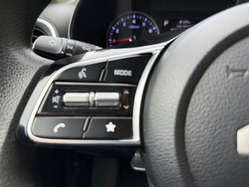 Used 2024 Kia Forte LXS FWD image 17