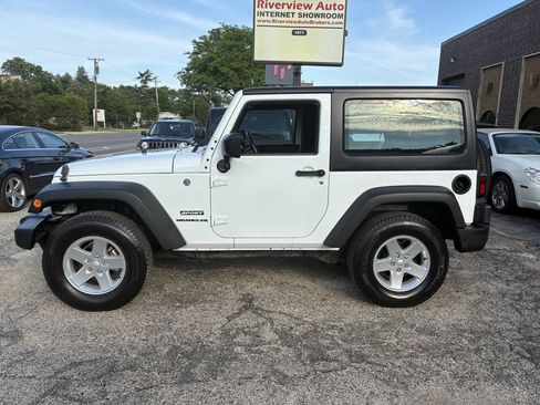 Used 2016 Jeep Wrangler Sport w/ Quick Order Package 24S AWD/4WD image 9