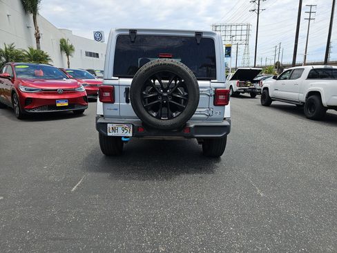 Used 2024 Jeep Wrangler Unlimited Sahara AWD/4WD image 6