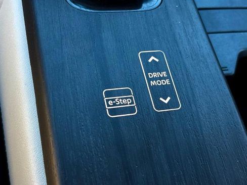 Certified 2024 Nissan Ariya FWD image 21