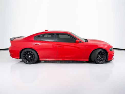 Used 2019 Dodge Charger Scat Pack RWD image 5