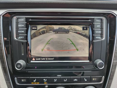 Used 2018 Volkswagen Passat 2.0T SE image 24