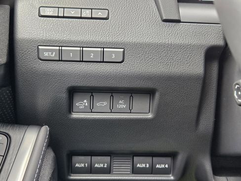 Certified 2026 Lexus GX 550 AWD/4WD image 19
