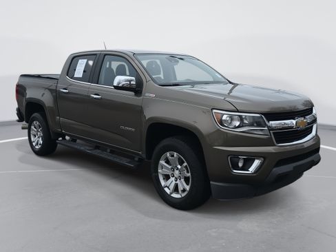 Used 2016 Chevrolet Colorado LT w/ Luxury Package, Chrome image 3
