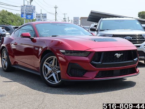 Used 2025 Ford Mustang GT Premium RWD image 2