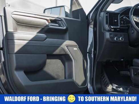 Used 2022 GMC Sierra 1500 SLT w/ SLT Convenience Package image 42