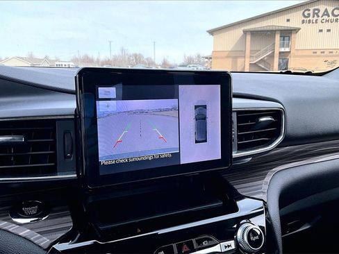 Used 2023 Ford Explorer Limited image 19