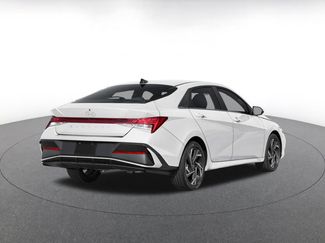 Used 2025 Hyundai Elantra SEL FWD video 2