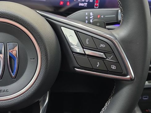 Used 2025 Buick Envision Preferred AWD/4WD image 17