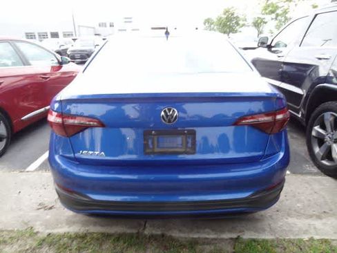 Used 2023 Volkswagen Jetta Sport FWD image 6