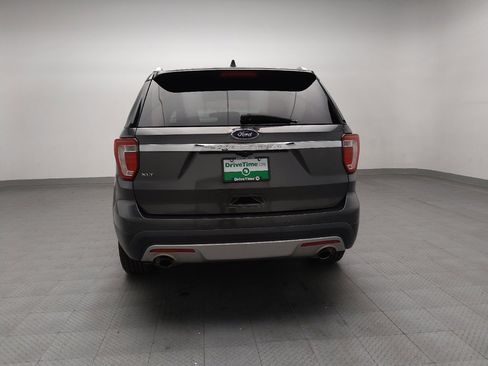 Used 2017 Ford Explorer XLT image 6