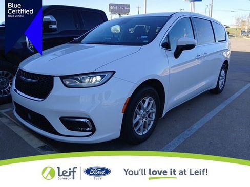 Used 2023 Chrysler Pacifica Touring-L image 1