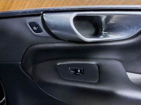 Used 2024 Volvo XC90 B5 Plus image 31