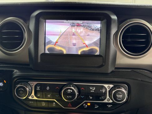 Used 2019 Jeep Wrangler Unlimited Sport S AWD/4WD image 19