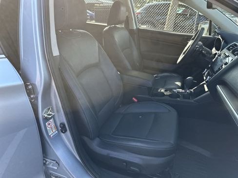 Used 2018 Subaru Outback 3.6R Limited AWD/4WD image 9