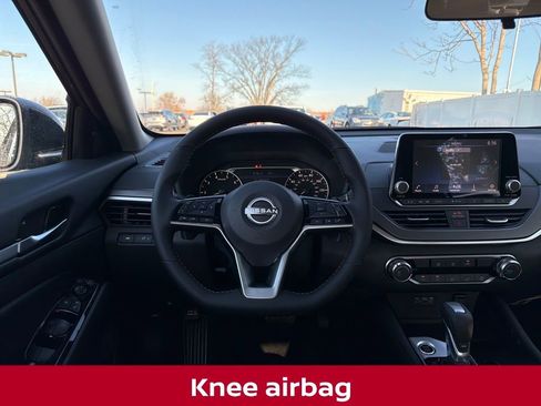 New 2025 Nissan Altima 2.5 SR image 17