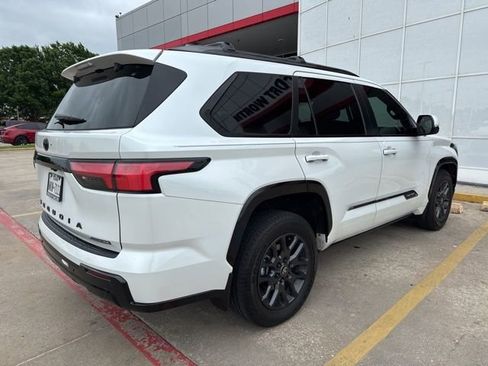 Used 2025 Toyota Sequoia Platinum AWD/4WD image 7