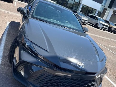 Used 2025 Toyota Camry SE w/ Convenience Package FWD image 12