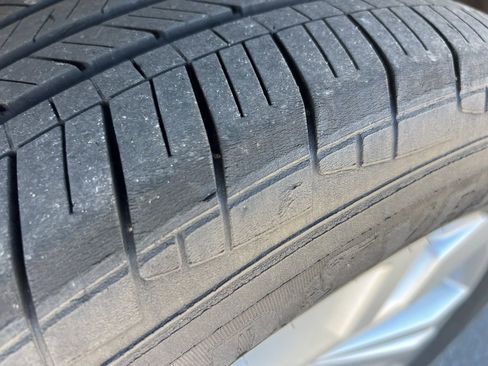 Used 2023 Volkswagen Atlas SE w/ Panoramic Sunroof Package image 9