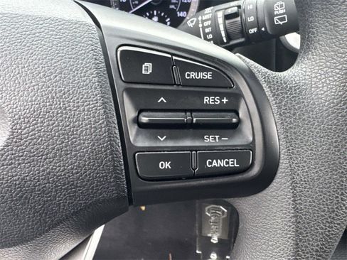 Certified 2022 Hyundai Venue SE image 21