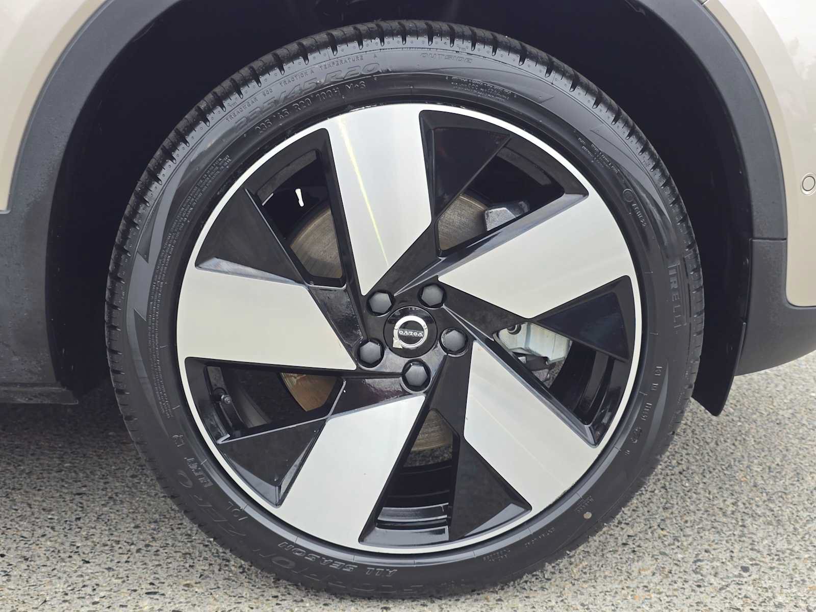 Certified 2023 Volvo XC40 Recharge Ultimate w/ Protection Package Premier AWD/4WD image 10