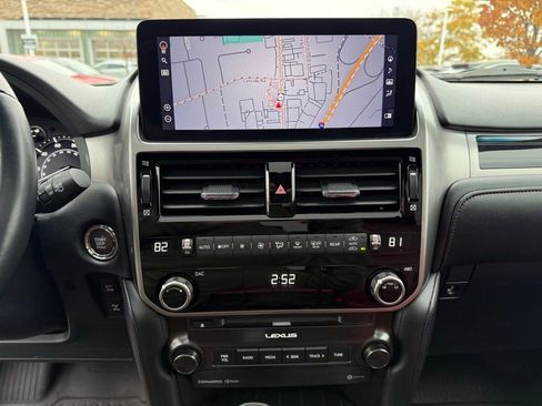 Used 2023 Lexus GX 460 Premium image 12