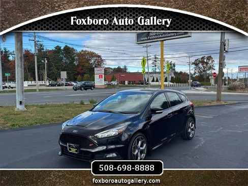 Used 2018 Ford Focus ST image 1