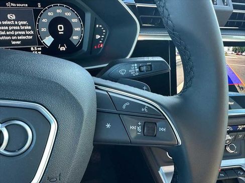 New 2025 Audi Q3 2.0T Premium image 32