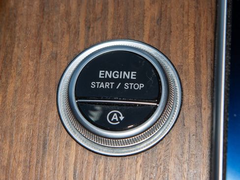 Used 2022 Mercedes-Benz C 300 Sedan w/ Exclusive Trim Package image 31