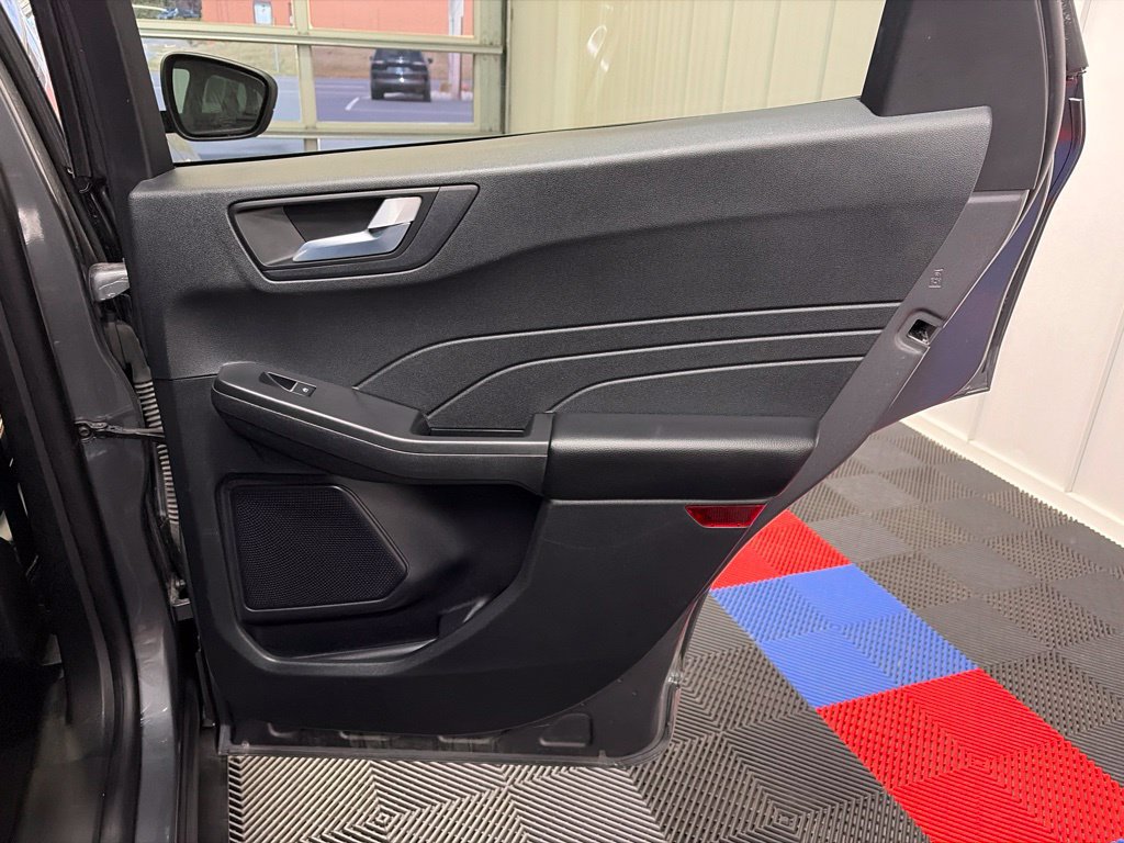 Used 2023 Ford Escape ST-Line AWD/4WD image 18