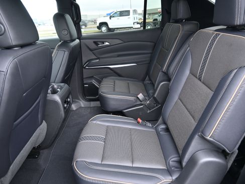 New 2026 Chevrolet Traverse High Country w/ LPO, Floor Liner Package AWD/4WD image 17