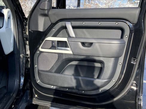 Used 2024 Land Rover Defender 110 X-Dynamic SE image 20