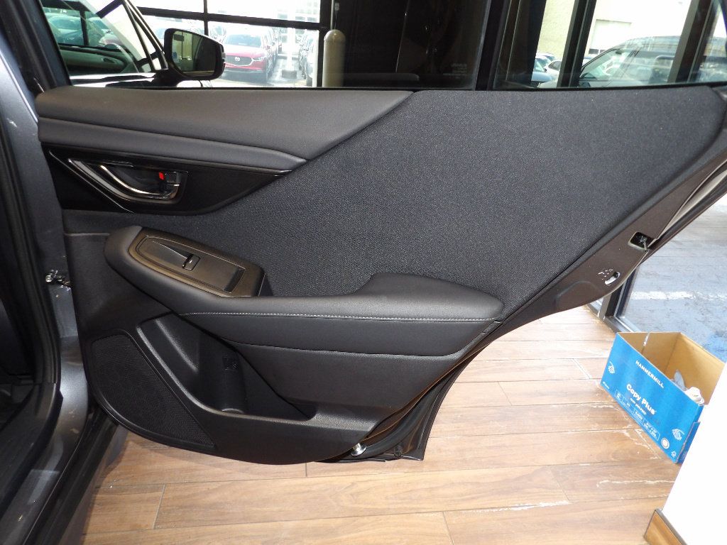 Used 2025 Subaru Outback Premium AWD/4WD image 15
