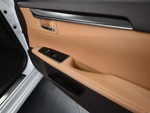 Used 2018 Lexus ES 350 w/ Premier Package FWD image 23