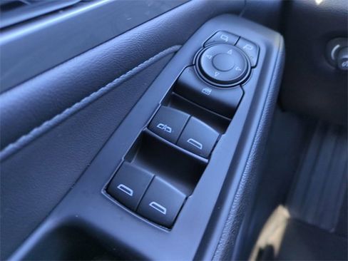 Certified 2023 Chevrolet Traverse LT image 29