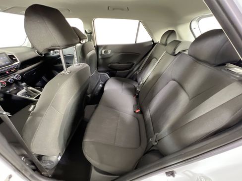 Used 2024 Hyundai Venue SE FWD image 22