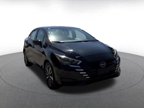 Used 2025 Nissan Versa SV FWD image 3
